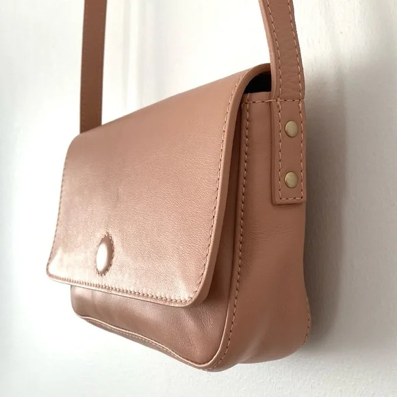 American Eagle Dusty Pink Crossbody Bag Adjustable Strap Vacation Coastal Preppy